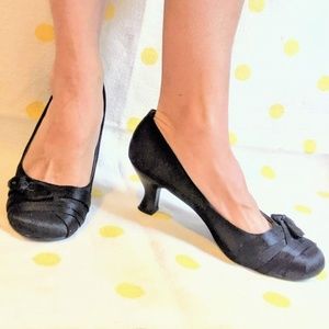 Black satin kitten heels comfy! size 8M concert